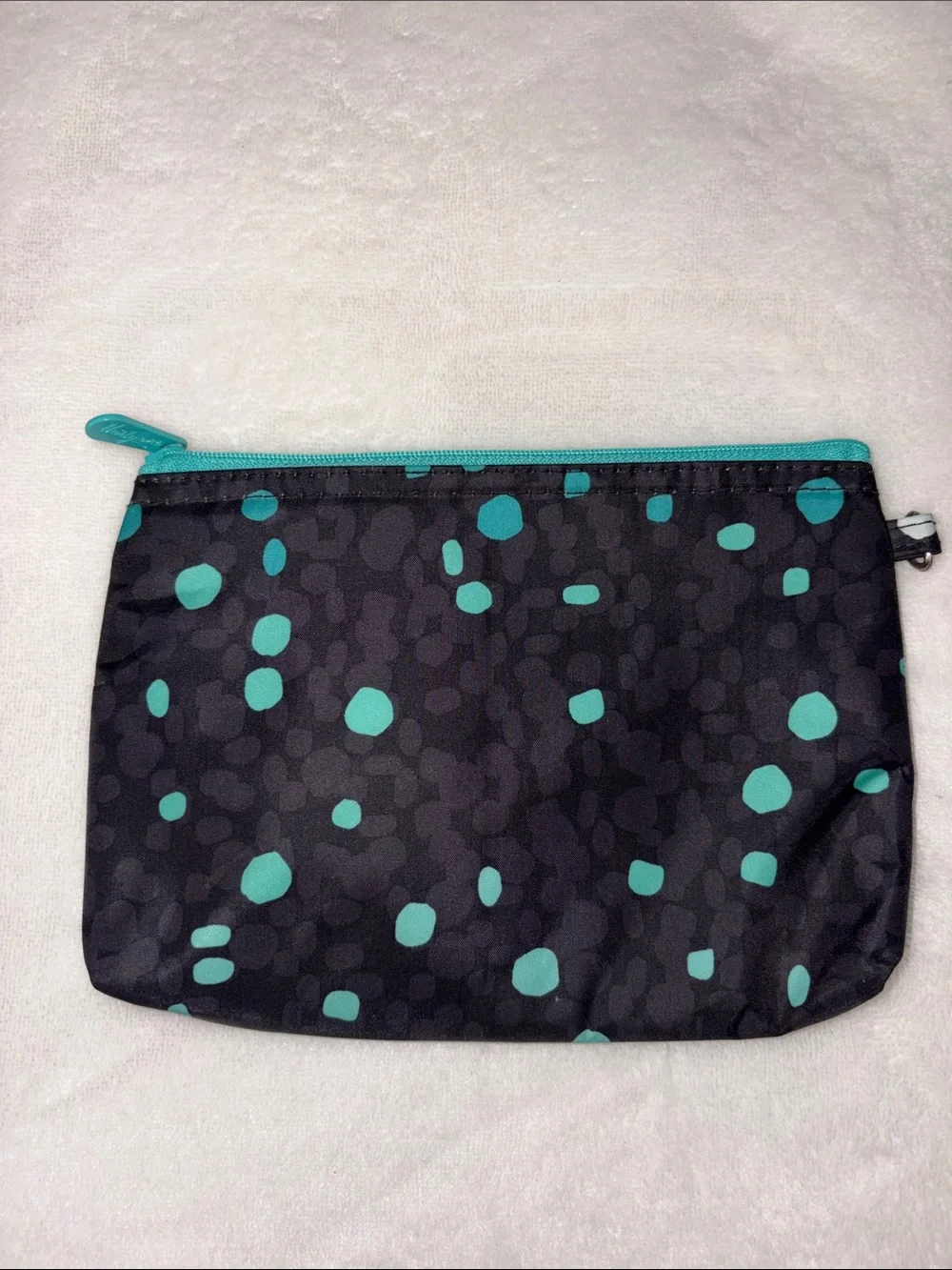 Thirty-One Thermal Zipper Pouch features the